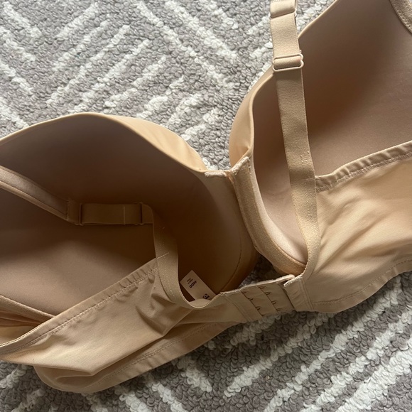 Cacique peach flesh colored bra size 46DD - Picture 4 of 4